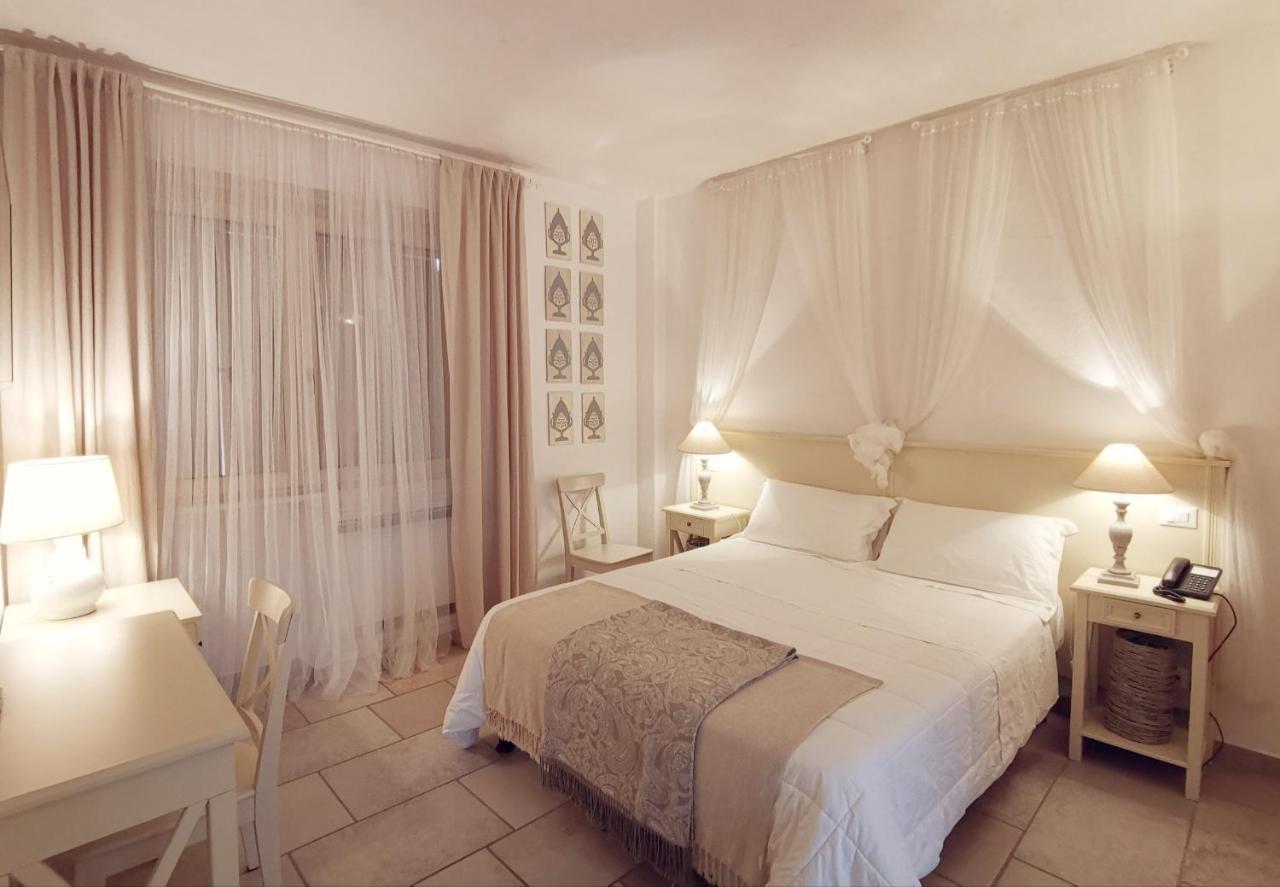 Le Nicchie Guest House لوتشرا المظهر الخارجي الصورة